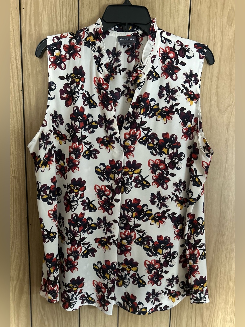 Van Heusen Women’s Multi Color Floral Blouse Size XL